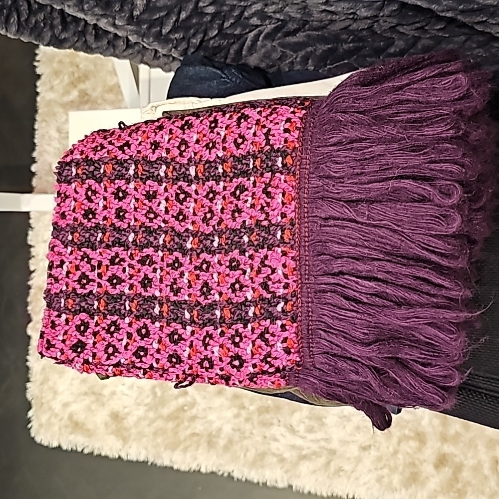 Neck scarf - Picture 6 of 6